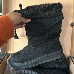 Sketchers boots 9